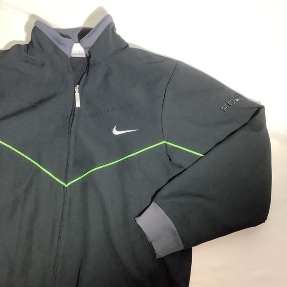 Nike Force Fit Dry Mens Long Sleeve Black Jacket With Green Stripe Size Medium